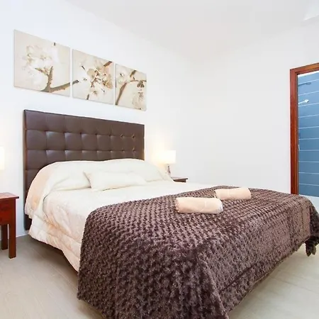 Willa Puerto Del Carmen Sleeps 8 Pool Wifi Puerto del Carmen (Lanzarote)