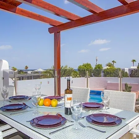 Puerto Del Carmen Sleeps 8 Pool Wifi Villa