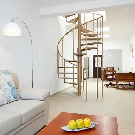 Villa Puerto Del Carmen Sleeps 8 Pool Wifi *