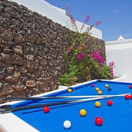 Villa Puerto Del Carmen Sleeps 8 Pool Wifi Puerto del Carmen (Lanzarote)
